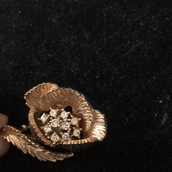 Vintage Crown Trifari Rhinestone Rose Brooch - Picture 2 of 5